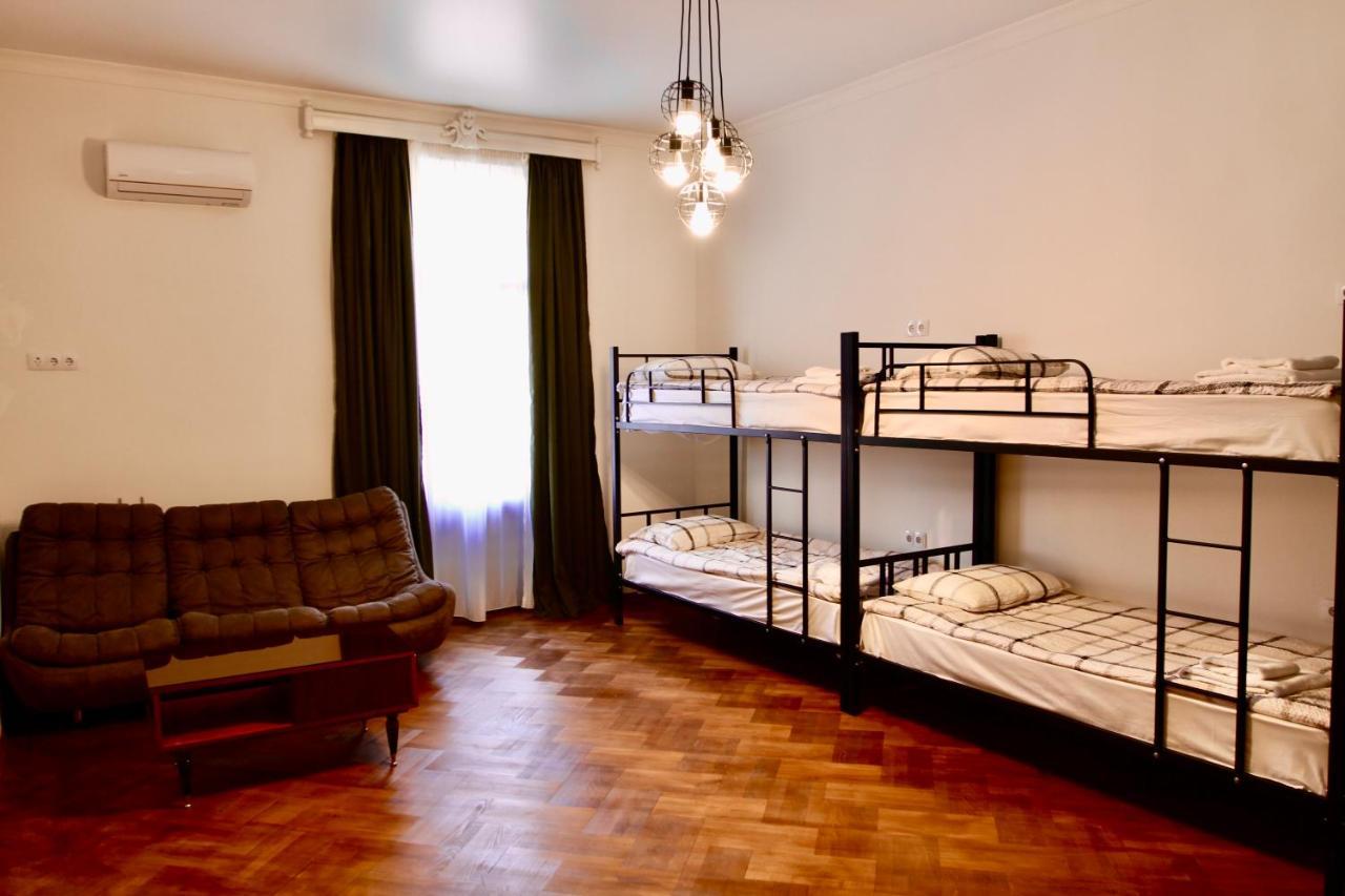 Pigeon Guest House Tiflis Exterior foto