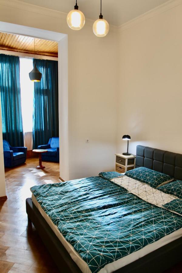 Pigeon Guest House Tiflis Exterior foto