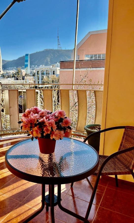 Pigeon Guest House Tiflis Exterior foto